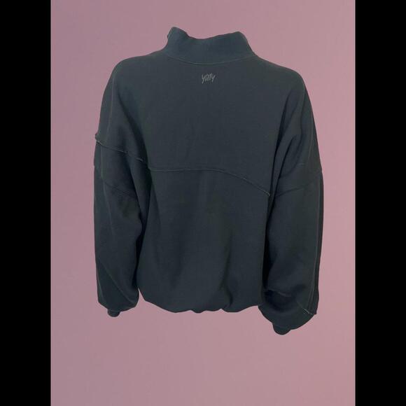 Yitty Fabletics pullover - Picture 7 of 7